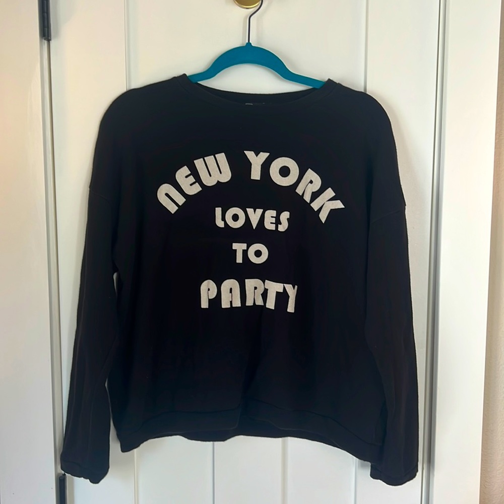 Vintage NYC “New York Loves to Party” Cropped Graphic Sweatshirt M